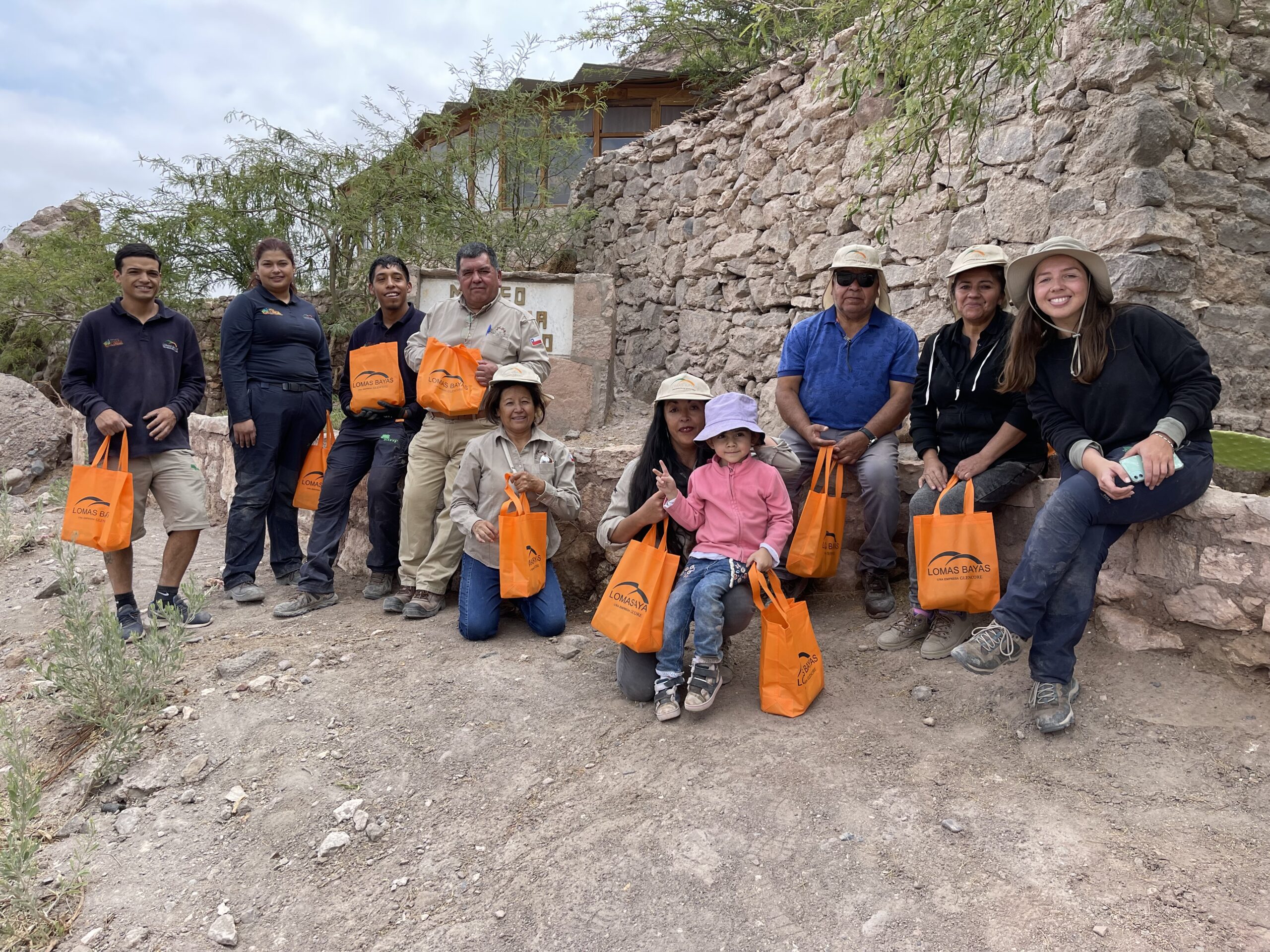 CONAF del Parque Explora Lomas, en conjunto con el Museo de Historia Natural de Calama realizaron una plantación en el Museo Indígena Atacameño Valle de Lasana